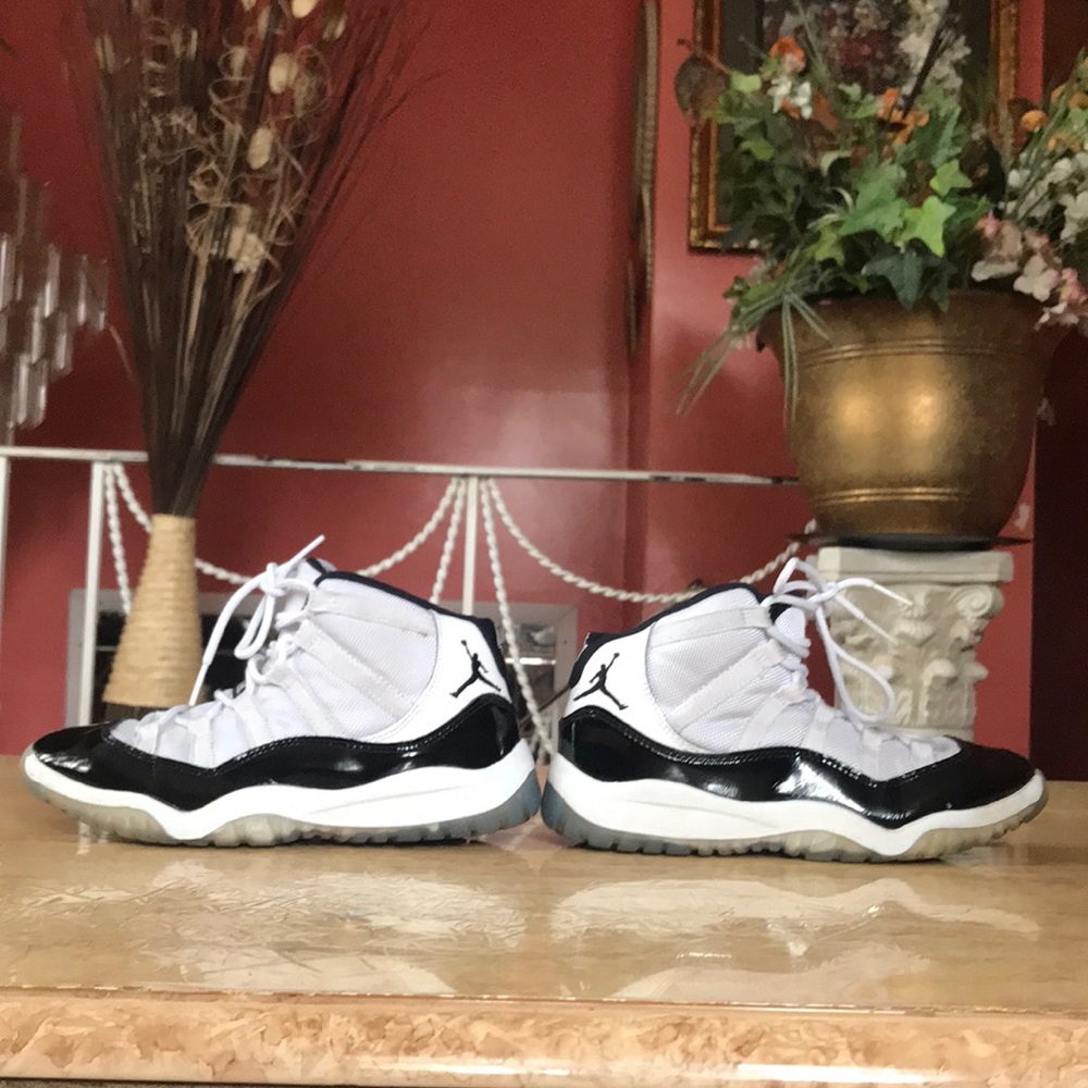 Jordan 11 concords kids size 2.5